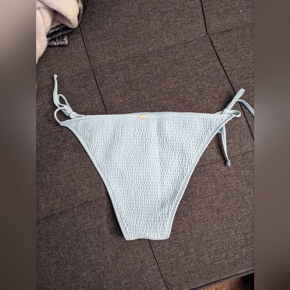 NWT Light Blue Hollister Bikini Bottoms - Picture 2 of 6